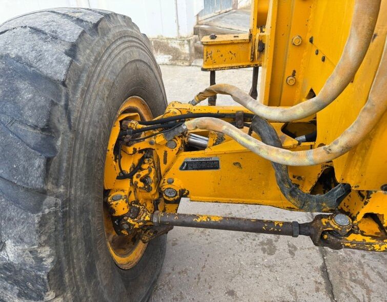 JOHN DEERE 772B ***INSCRIT***